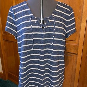 Womens lace up short sleeve t-shirt sz XL